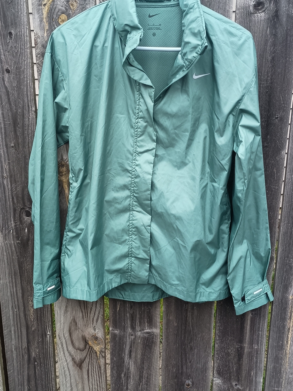Nike Women's Seafoam Green Lightweight Jacket